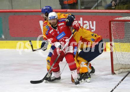 EBEL. Eishockey Bundesliga. EC KAC gegen Asiago Hockey.   Jan Mursak,  (KAC),  Stefano Marchetti   (Asiago).  Klagenfurt, am 23.1.2024.
Foto: Kuess
www.qspictures.net
---
pressefotos, pressefotografie, kuess, qs, qspictures, sport, bild, bilder, bilddatenbank