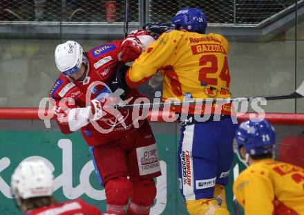 EBEL. Eishockey Bundesliga. EC KAC gegen Asiago Hockey.    Simeon Schwinger,  (KAC), Randal John Gazzola  (Asiago).  Klagenfurt, am 23.1.2024.
Foto: Kuess
www.qspictures.net
---
pressefotos, pressefotografie, kuess, qs, qspictures, sport, bild, bilder, bilddatenbank