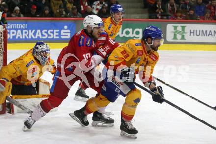 EBEL. Eishockey Bundesliga. EC KAC gegen Asiago Hockey.   Thomas Vallant,   (KAC),  Stefano Marchetti (Asiago).  Klagenfurt, am 23.1.2024.
Foto: Kuess
www.qspictures.net
---
pressefotos, pressefotografie, kuess, qs, qspictures, sport, bild, bilder, bilddatenbank