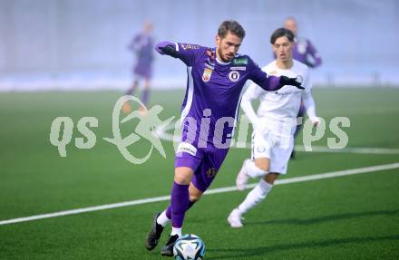 Fussball Testspiel. SK Austria Klagenfurt gegen Sturm Graz Amateure.  Turgay Gemicibasi  (KLagenfurt). Moosburg, am 24.1.2024.
Foto: Kuess
www.qspictures.net
---
pressefotos, pressefotografie, kuess, qs, qspictures, sport, bild, bilder, bilddatenbank