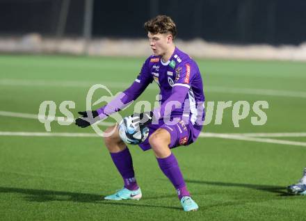 Fussball Testspiel. SK Austria Klagenfurt gegen Sturm Graz Amateure.  Jannik Robatsch (KLagenfurt). Moosburg, am 24.1.2024.
Foto: Kuess
www.qspictures.net
---
pressefotos, pressefotografie, kuess, qs, qspictures, sport, bild, bilder, bilddatenbank