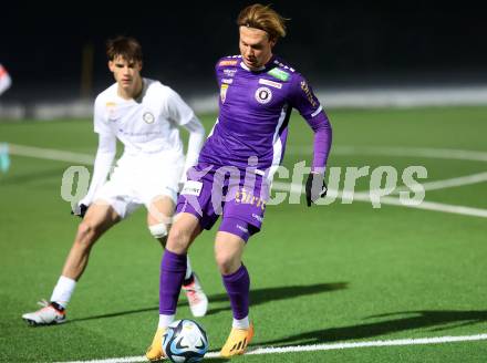 Fussball Testspiel. SK Austria Klagenfurt gegen Sturm Graz Amateure.  Aaron Sky Schwarz (KLagenfurt). Moosburg, am 24.1.2024.
Foto: Kuess
www.qspictures.net
---
pressefotos, pressefotografie, kuess, qs, qspictures, sport, bild, bilder, bilddatenbank