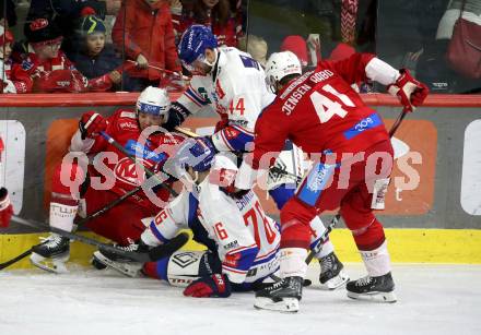 EBEL. Eishockey Bundesliga. EC KAC gegen HC TIWAG Innsbruck.  Clemens Unterweger, Jesper Jensen Aabo,  (KAC),  Nicholas Schintler, Thomas Mader (Innsbruck).  Klagenfurt, am 26.1.2024.
Foto: Kuess
www.qspictures.net
---
pressefotos, pressefotografie, kuess, qs, qspictures, sport, bild, bilder, bilddatenbank