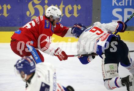 EBEL. Eishockey Bundesliga. EC KAC gegen HC TIWAG Innsbruck.  Johannes Bischofberger,  (KAC),  Gordon Green (Innsbruck).  Klagenfurt, am 26.1.2024.
Foto: Kuess
www.qspictures.net
---
pressefotos, pressefotografie, kuess, qs, qspictures, sport, bild, bilder, bilddatenbank