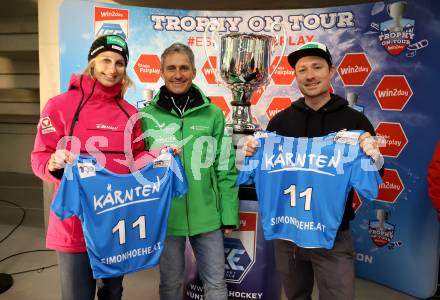 Snowboard Weltcup. Startnummernauslosung. Sabine Schoeffmann, Werner Schoeffmann, Alexander Payer. KLagenfurt, am 26.1.2024.
Foto: Kuess
www.qspictures.net
---
pressefotos, pressefotografie, kuess, qs, qspictures, sport, bild, bilder, bilddatenbank