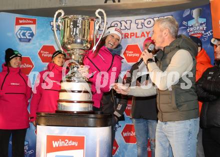 Snowboard Weltcup. Startnummernauslosung.  Claudia Riegler, Joschi Peharz . KLagenfurt, am 26.1.2024.
Foto: Kuess
www.qspictures.net
---
pressefotos, pressefotografie, kuess, qs, qspictures, sport, bild, bilder, bilddatenbank