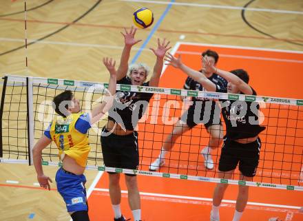 Volleyball. Powerfusion Volley League Men. SK Zadruga Aich/Dob gegen VBK Woerther-See-Loewen Klagenfurt. Angelos Mandilaris,    (Aich/Dob),  Moritz Nedetzky, Jonas Emanuel Holzinger  (Worthersee Loewen). Bleiburg, am 27.1.2024.
Foto: Kuess
www.qspictures.net
---
pressefotos, pressefotografie, kuess, qs, qspictures, sport, bild, bilder, bilddatenbank