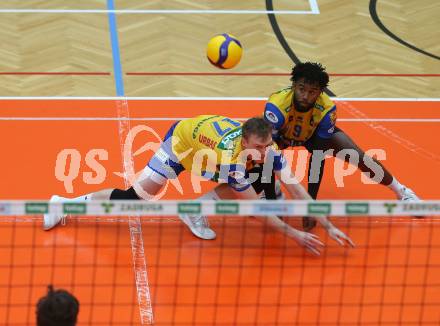 Volleyball. Powerfusion Volley League Men. SK Zadruga Aich/Dob gegen VBK Woerther-See-Loewen Klagenfurt.   Bryan Camino Martinez, Aleksander Grzegorczyk (Aich/Dob).  Bleiburg, am 27.1.2024.
Foto: Kuess
www.qspictures.net
---
pressefotos, pressefotografie, kuess, qs, qspictures, sport, bild, bilder, bilddatenbank