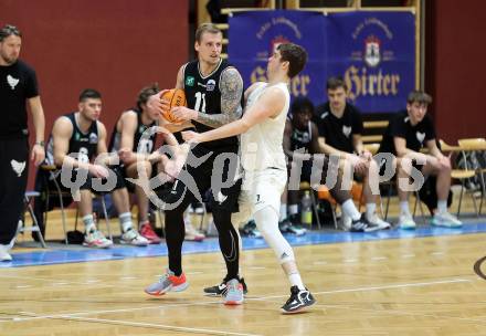 Basketball 2. Liga 2023/2024. Grunddurchgang 16. Runde.  KOS gegen RAIDERS Tirol. Maximilian Seher   (KOS),  Ronalds Elksnis  (Tirol). Klagenfurt, am 3.2.2024.
Foto: Kuess
www.qspictures.net
---
pressefotos, pressefotografie, kuess, qs, qspictures, sport, bild, bilder, bilddatenbank