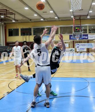 Basketball 2. Liga 2023/2024. Grunddurchgang 16. Runde.  KOS gegen RAIDERS Tirol.   Andi Smrtnik (KOS),  Edgars Kaufmanis  (Tirol). Klagenfurt, am 3.2.2024.
Foto: Kuess
www.qspictures.net
---
pressefotos, pressefotografie, kuess, qs, qspictures, sport, bild, bilder, bilddatenbank