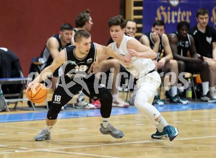 Basketball 2. Liga 2023/2024. Grunddurchgang 16. Runde.  KOS gegen RAIDERS Tirol.   Simon Siencnik (KOS),  Edgars Kaufmanis  (Tirol). Klagenfurt, am 3.2.2024.
Foto: Kuess
www.qspictures.net
---
pressefotos, pressefotografie, kuess, qs, qspictures, sport, bild, bilder, bilddatenbank