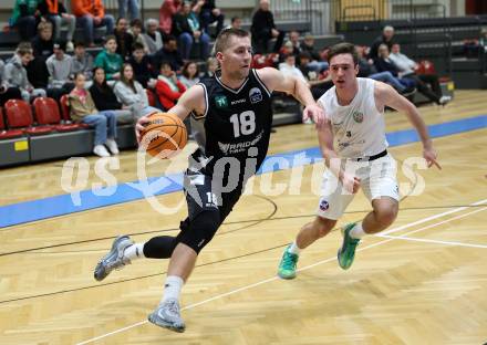 Basketball 2. Liga 2023/2024. Grunddurchgang 16. Runde.  KOS gegen RAIDERS Tirol.  Niklas Michel  (KOS),   Edgars Kaufmanis (Tirol). Klagenfurt, am 3.2.2024.
Foto: Kuess
www.qspictures.net
---
pressefotos, pressefotografie, kuess, qs, qspictures, sport, bild, bilder, bilddatenbank