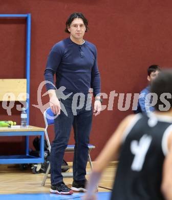 Basketball 2. Bundesliga. Woerthersee Piraten gegen Basket Flames. Trainer Andreas Kuttnig (Piraten). Klagenfurt, am 4.2.2024.
Foto: Kuess
---
pressefotos, pressefotografie, kuess, qs, qspictures, sport, bild, bilder, bilddatenbank