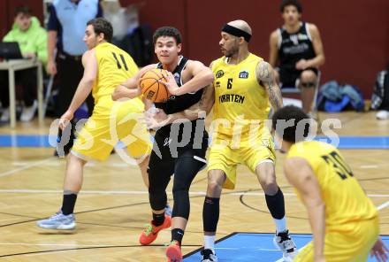 Basketball 2. Bundesliga. Woerthersee Piraten gegen Basket Flames. Shawn L. Ray (Piraten), Enzo Jantzen (Basket Flames). Klagenfurt, am 4.2.2024.
Foto: Kuess
---
pressefotos, pressefotografie, kuess, qs, qspictures, sport, bild, bilder, bilddatenbank