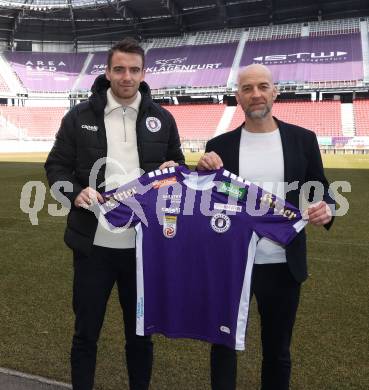 Fussball Bundesliga. SK Austria Klagenfurt. Praesentation Neuzugang. Max Besuschkow, Guenther Gorenzel. Klagenfurt, am 6.2.2024.
Foto: Kuess
---
pressefotos, pressefotografie, kuess, qs, qspictures, sport, bild, bilder, bilddatenbank