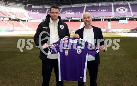 Fussball Bundesliga. SK Austria Klagenfurt. Praesentation Neuzugang. Max Besuschkow, Guenther Gorenzel. Klagenfurt, am 6.2.2024.
Foto: Kuess
---
pressefotos, pressefotografie, kuess, qs, qspictures, sport, bild, bilder, bilddatenbank