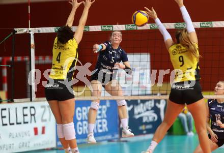 Volleyball. WVL. ATSC Wildcats Klagenfurt gegen Linz/Steg.  Sara Chiara NEISS,  (Wildcats),   Jamie STIVERS, Bojana UBIPARIP (Linz).  Klagenfurt, am 12.2.2024.
Foto: Kuess

---
pressefotos, pressefotografie, kuess, qs, qspictures, sport, bild, bilder, bilddatenbank