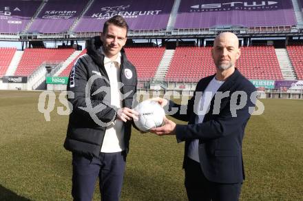 Fussball Bundesliga. SK Austria Klagenfurt. Praesentation Neuzugang. Max Besuschkow, Guenther Gorenzel. Klagenfurt, am 6.2.2024.
Foto: Kuess
---
pressefotos, pressefotografie, kuess, qs, qspictures, sport, bild, bilder, bilddatenbank