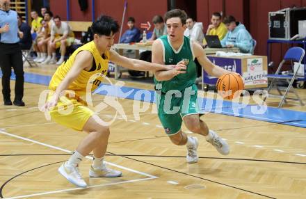 Basketball 2. Liga 2023/2024. Grunddurchgang 19. Runde.  Woerthersee Piraten gegen KOS. Levin Hu (Piraten), Niklas Michel   (KOS). Klagenfurt, am 24.2.2024.
Foto: Kuess

---
pressefotos, pressefotografie, kuess, qs, qspictures, sport, bild, bilder, bilddatenbank