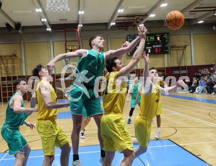 Basketball 2. Liga 2023/2024. Grunddurchgang 19. Runde.  Woerthersee Piraten gegen KOS. Jan-Arne Apschner (Piraten),  Albin Llapashtica  (KOS). Klagenfurt, am 24.2.2024.
Foto: Kuess

---
pressefotos, pressefotografie, kuess, qs, qspictures, sport, bild, bilder, bilddatenbank