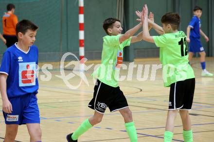 Futsal Schuelerliga. Finale. BRG Spittal (gruen) gegen Waidmannsdorf (blau).  Torjubel Spittal. St. Veit an der Glan, am 22.2.2023.
Foto: Kuess
www.qspictures.net
---
pressefotos, pressefotografie, kuess, qs, qspictures, sport, bild, bilder, bilddatenbank