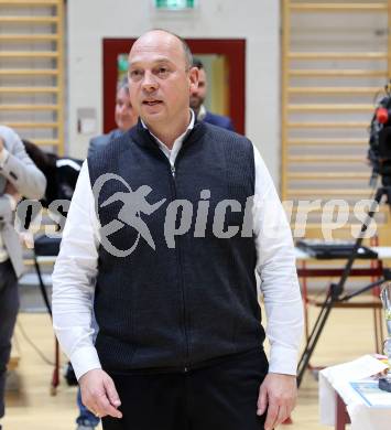 Futsal Schuelerliga. Siegerehrung. Martin Mutz (KFV). St. Veit an der Glan, am 22.2.2023.
Foto: Kuess
www.qspictures.net
---
pressefotos, pressefotografie, kuess, qs, qspictures, sport, bild, bilder, bilddatenbank