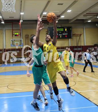 Basketball 2. Liga 2023/2024. Grunddurchgang 19. Runde.  Woerthersee Piraten gegen KOS. Shawn L. Ray (Piraten),  Lorenz Windisch  (KOS). Klagenfurt, am 24.2.2024.
Foto: Kuess

---
pressefotos, pressefotografie, kuess, qs, qspictures, sport, bild, bilder, bilddatenbank