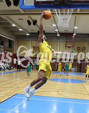 Basketball 2. Liga 2023/2024. Grunddurchgang 19. Runde.  Woerthersee Piraten gegen KOS.Marcus Holyfield  (Piraten). Klagenfurt, am 24.2.2024.
Foto: Kuess

---
pressefotos, pressefotografie, kuess, qs, qspictures, sport, bild, bilder, bilddatenbank