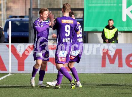 Fussball Bundesliga. SK Austria Klagenfurt gegen FC Blau Weiss Linz. Torjubel Aaron Sky Schwarz, Nicolas Binder, Andrew Irving  (Klagenfurt).  Klagenfurt, am 25.2.2024.
Foto: Kuess
www.qspictures.net
---
pressefotos, pressefotografie, kuess, qs, qspictures, sport, bild, bilder, bilddatenbank