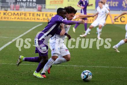 Fussball Bundesliga. SK Austria Klagenfurt gegen FC Blau Weiss Linz.  Solomon Bonnah,  (Klagenfurt),  Soares Alves Joao Luiz (Linz).  Klagenfurt, am 25.2.2024.
Foto: Kuess
www.qspictures.net
---
pressefotos, pressefotografie, kuess, qs, qspictures, sport, bild, bilder, bilddatenbank