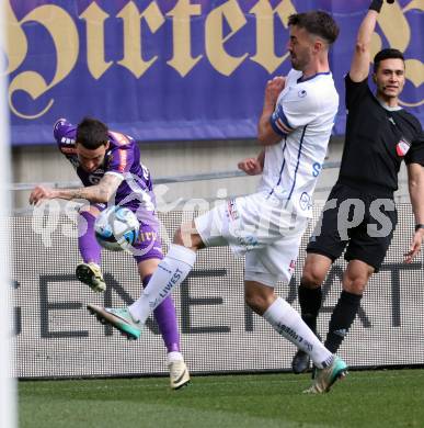 Fussball Bundesliga. SK Austria Klagenfurt gegen FC Blau Weiss Linz. Sinan Karweina,   (Klagenfurt),  Fabio Strauss (Linz).  Klagenfurt, am 25.2.2024.
Foto: Kuess
www.qspictures.net
---
pressefotos, pressefotografie, kuess, qs, qspictures, sport, bild, bilder, bilddatenbank