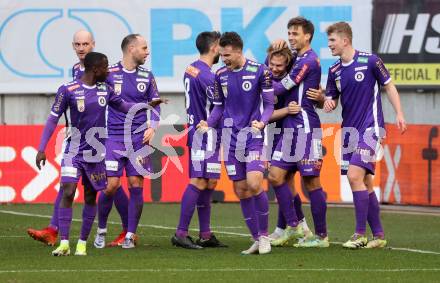 Fussball Bundesliga. SK Austria Klagenfurt gegen FC Blau Weiss Linz.  Torjubel Aaron Sky Schwarz, Solomon Bonnah, Till Schumacher, Nicolas Binder, Rico Benatelli, Max Besuschkow, Nicolas Wimmer, Thorsten Mahrer, Kosmas Gkezos (Klagenfurt).  Klagenfurt, am 25.2.2024.
Foto: Kuess
www.qspictures.net
---
pressefotos, pressefotografie, kuess, qs, qspictures, sport, bild, bilder, bilddatenbank