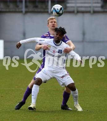 Fussball Bundesliga. SK Austria Klagenfurt gegen FC Blau Weiss Linz. Christopher CVetko,  (Klagenfurt), Paul Mensah   (Linz).  Klagenfurt, am 25.2.2024.
Foto: Kuess
www.qspictures.net
---
pressefotos, pressefotografie, kuess, qs, qspictures, sport, bild, bilder, bilddatenbank