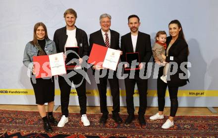 Eishockey, Fussball. Verleihung Sportleistungsmedaille in Gold. Corina, Martin Hinteregger, Landeshauptmann Peter Kaiser, Thomas Koch, Noah, Ivana . Klagenfurt, am 29.2.2024.
Foto: Kuess
www.qspictures.net
---
pressefotos, pressefotografie, kuess, qs, qspictures, sport, bild, bilder, bilddatenbank