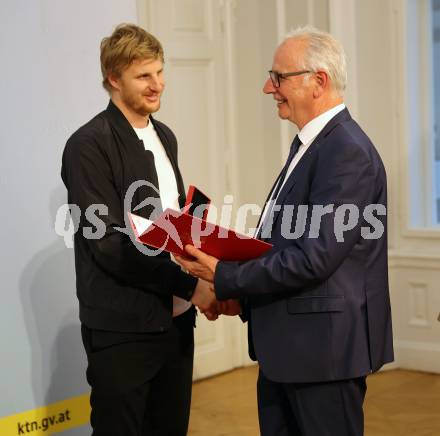 Eishockey, Fussball. Verleihung Sportleistungsmedaille in Gold.  Martin HInteregger, Reinhart Rohr. Klagenfurt, am 29.2.2024.
Foto: Kuess
www.qspictures.net
---
pressefotos, pressefotografie, kuess, qs, qspictures, sport, bild, bilder, bilddatenbank