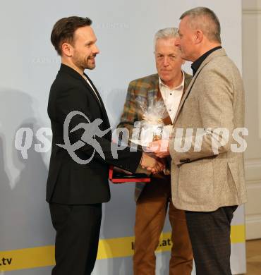 Eishockey, Fussball. Verleihung Sportleistungsmedaille in Gold.  Thomas Koch,Guenther Leikam. Klagenfurt, am 29.2.2024.
Foto: Kuess
www.qspictures.net
---
pressefotos, pressefotografie, kuess, qs, qspictures, sport, bild, bilder, bilddatenbank