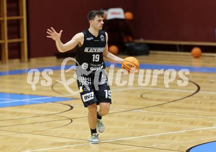 Basketball 2. Liga 2023/2024. Playoffs. VF-031.  Woerthersee Piraten gegen Guessing Blackbirds.   Jakob Ernst   (Guessing). Klagenfurt, am 2.3.2024.
Foto: Kuess

---
pressefotos, pressefotografie, kuess, qs, qspictures, sport, bild, bilder, bilddatenbank