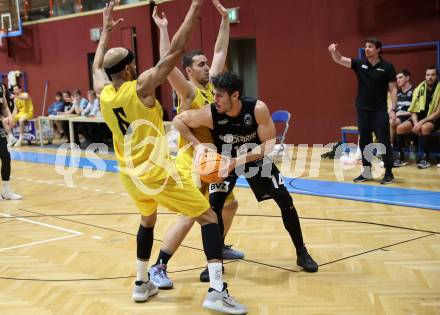 Basketball 2. Liga 2023/2024. Playoffs. VF-031.  Woerthersee Piraten gegen Guessing Blackbirds.   Shawn L. Ray, Andreas Nuck (Piraten),  Christoph Astl   (Guessing). Klagenfurt, am 2.3.2024.
Foto: Kuess

---
pressefotos, pressefotografie, kuess, qs, qspictures, sport, bild, bilder, bilddatenbank