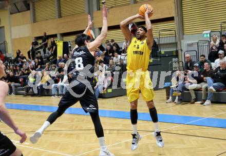 Basketball 2. Liga 2023/2024. Playoffs. VF-031.  Woerthersee Piraten gegen Guessing Blackbirds.  Shawn L. Ray  (Piraten),  Bernhard Koch  (Guessing). Klagenfurt, am 2.3.2024.
Foto: Kuess

---
pressefotos, pressefotografie, kuess, qs, qspictures, sport, bild, bilder, bilddatenbank