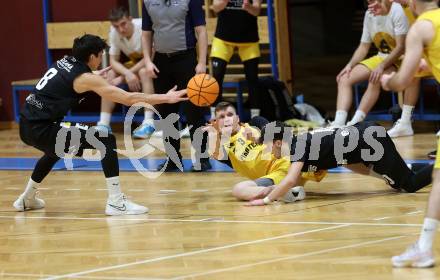 Basketball 2. Liga 2023/2024. Playoffs. VF-031.  Woerthersee Piraten gegen Guessing Blackbirds.   Jernej Andolsek Heine (Piraten), Bernhard Koch,  Tobias Kopcsandy  (Guessing). Klagenfurt, am 2.3.2024.
Foto: Kuess

---
pressefotos, pressefotografie, kuess, qs, qspictures, sport, bild, bilder, bilddatenbank