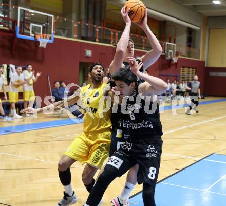 Basketball 2. Liga 2023/2024. Playoffs. VF-031.  Woerthersee Piraten gegen Guessing Blackbirds.   Shawn L. Ray (Piraten),  Bernhard Koch,  Sebastian Koch  (Guessing). Klagenfurt, am 2.3.2024.
Foto: Kuess

---
pressefotos, pressefotografie, kuess, qs, qspictures, sport, bild, bilder, bilddatenbank