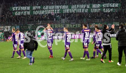 Fussball Bundesliga. SK Austria Klagenfurt gegen Rapid Wien.  Fans  (Rapid).  Klagenfurt, am 10.3.2024.
Foto: Kuess
www.qspictures.net
---
pressefotos, pressefotografie, kuess, qs, qspictures, sport, bild, bilder, bilddatenbank