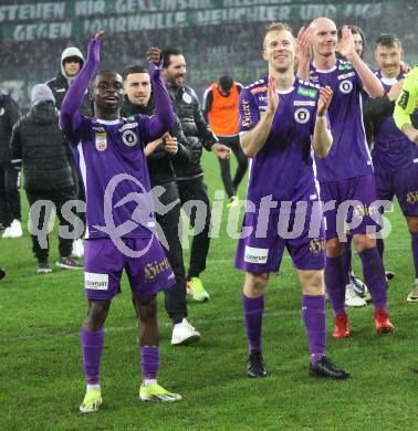 Fussball. Bundesliga. SK Austria Klagenfurt gegen Rapid  Wien.  Jubel Solomon Bonnah, Christopher Cvetko   (Austria Klagenfurt). . Klagenfurt, 10.3.2024.
Foto: Kuess
---
pressefotos, pressefotografie, kuess, qs, qspictures, sport, bild, bilder, bilddatenbank