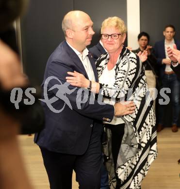 Fussball. Jahreshauptversammlung Kaerntner Fussballverband... Martin Mutz, Tamara Krammer.  Klagenfurt, am 15.3.2024.
Foto: Kuess
---
pressefotos, pressefotografie, kuess, qs, qspictures, sport, bild, bilder, bilddatenbank