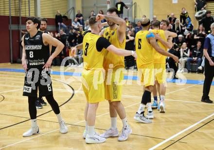 Basketball 2. Liga 2023/2024. Playoffs. VF-033.  Woerthersee Piraten gegen Guessing Blackbirds.  Jubel  (Piraten).. Klagenfurt, am 16.3.2024.
Foto: Kuess

---
pressefotos, pressefotografie, kuess, qs, qspictures, sport, bild, bilder, bilddatenbank