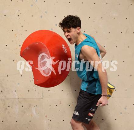 Klettern. Bouldern. Oesterreichische Meisterschaft. Timo Uznik. KLagenfurt, am 17.3.2024.
Foto: Kuess
www.qspictures.net
---
pressefotos, pressefotografie, kuess, qs, qspictures, sport, bild, bilder, bilddatenbank