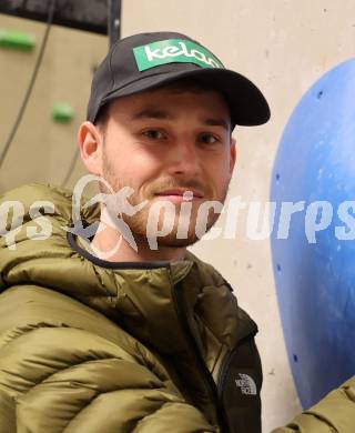 Klettern. Bouldern. Oesterreichische Meisterschaft. Nikolai Uznik. KLagenfurt, am 17.3.2024.
Foto: Kuess
www.qspictures.net
---
pressefotos, pressefotografie, kuess, qs, qspictures, sport, bild, bilder, bilddatenbank