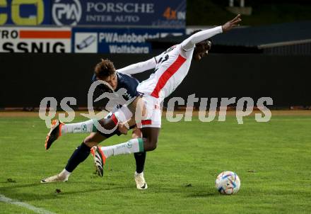 Fussball Regionalliga. WAC Amateure gegen Wallern.  Sankara William Karamoko  (WAC),  Felix Huspek  (Wallern).
Wolfsberg, am 22.3.2024.
Foto: Kuess
www.qspictures.net
---
pressefotos, pressefotografie, kuess, qs, qspictures, sport, bild, bilder, bilddatenbank