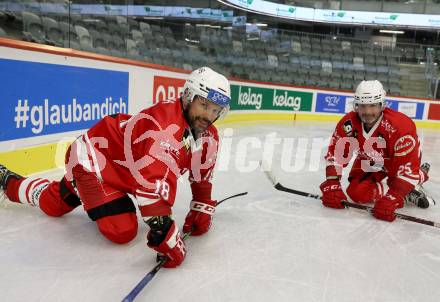 Eishockey. Promispiel. Klagenfurt gegen Villach.  Thomas Koch, Kirk Furey. KLagenfurt, am 27.4.2024.
Foto: Kuess
www.qspictures.net
---
pressefotos, pressefotografie, kuess, qs, qspictures, sport, bild, bilder, bilddatenbank