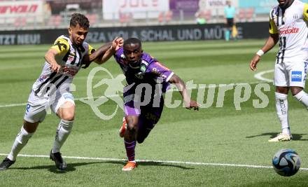 Fussball Bundesliga. SK Austria Klagenfurt gegen LASK. Solomon Bonnah,  (Klagenfurt),  Adil Taoui  (LASK).  Klagenfurt, am 5.5.2024.
Foto: Kuess
www.qspictures.net
---
pressefotos, pressefotografie, kuess, qs, qspictures, sport, bild, bilder, bilddatenbank